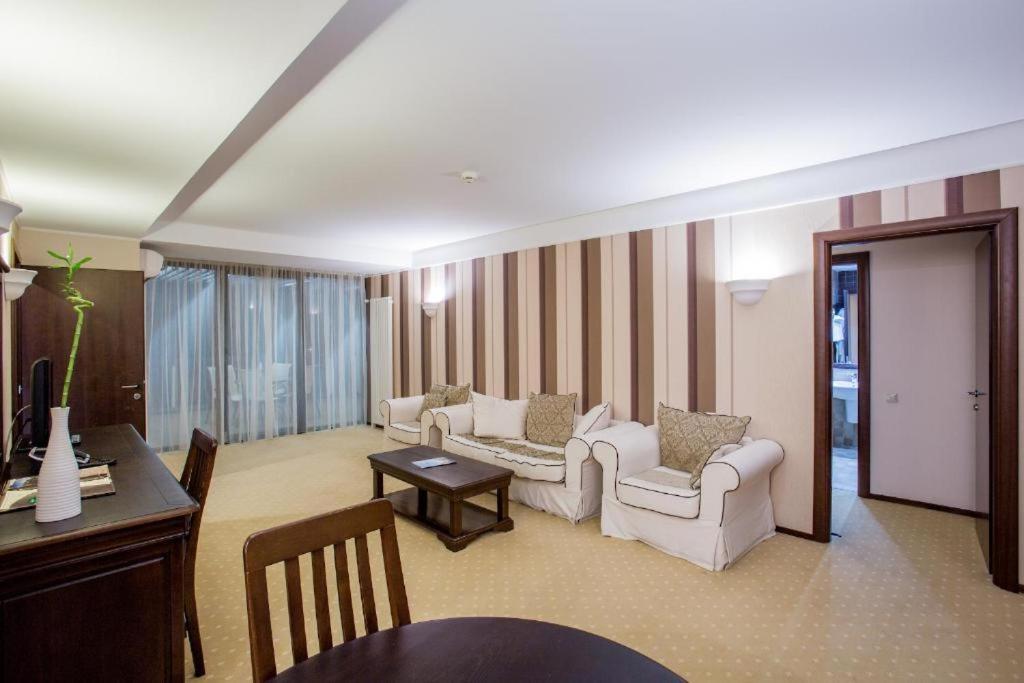 Alpin Resort Hotel - Apartamentele 2403-2404- Proprietate Administrata De Gazda Privata Poiana Brasov Exteriör bild